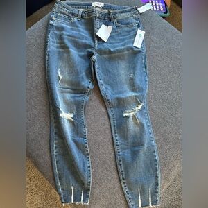 Pistola women’s jeans size 32. Brand new never worn!